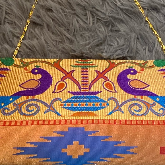 Paithani style handbag/clutch with gold and pink details from India - Picture 4 of 11